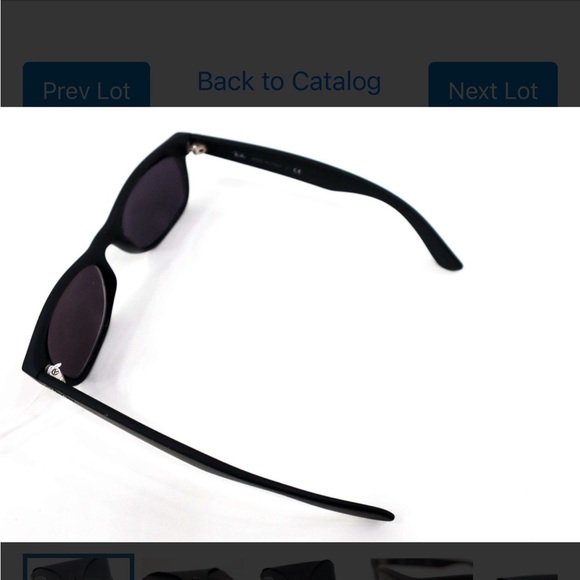 Ray-Ban RB2132 New Wayfarer Classic Sunglasses - Black
With original case - Picture 9 of 10